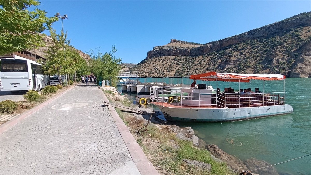 Diyarbakır Büyükşehir Belediyesince, Dicle Baraj Gölü'ndeki motorlu araçların faaliyetinin...