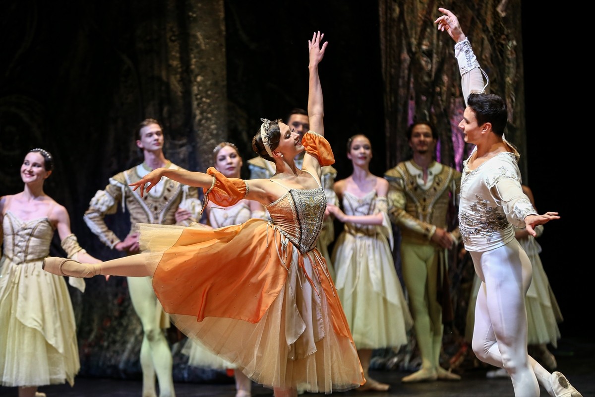 Dünya çapında üne sahip The Imperial Russian Ballet Company, Türkiye turnesi kapsamında...