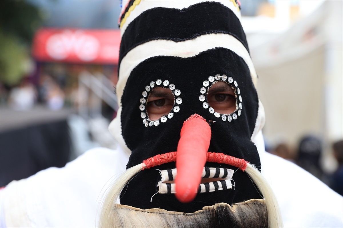 Edirne’de Uluslararası Balkan Folklor Festivali kapsamında antik çağlardan kalma bir gelenek olan...