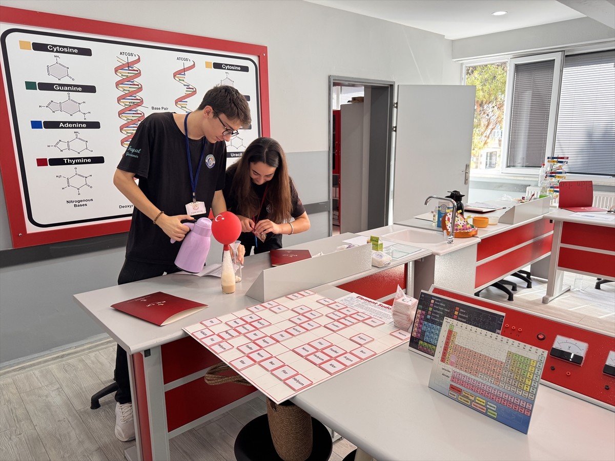 Fırat Kalkanı Harekatı'nda 2016'da şehit düşen Hava Piyade Astsubay Üstçavuş Furkan Yavaş'ın...