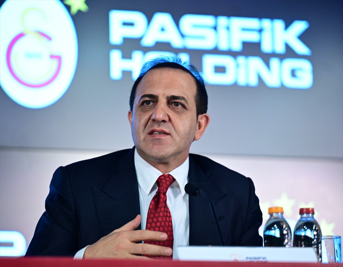 Galatasaray Sportif AŞ Başkan Vekili Abdullah Kavukçu, Pasifik Holding ile forma göğüs sponsorluğu...
