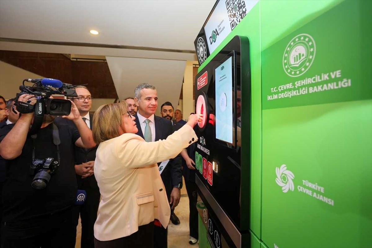 Gaziantep'te ambalaj atıklarının çevreye kontrolsüz şekilde bırakılmasını önleyerek vatandaşların...