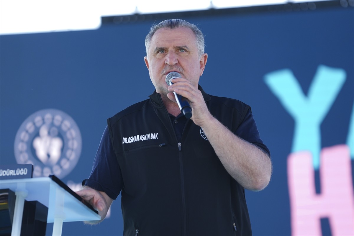 Gençlik ve Spor Bakanı Osman Aşkın Bak, GSB Spor Okulları ve GSB Engelsiz Spor Okulları'nın...