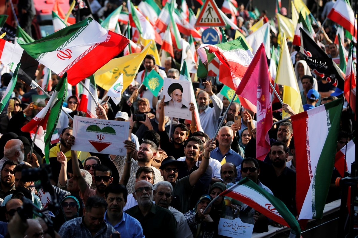 İran'da bugün yapılması planlanan dini bayramlardan Gadir-i Hum kutlamaları İsrail'in sivil...