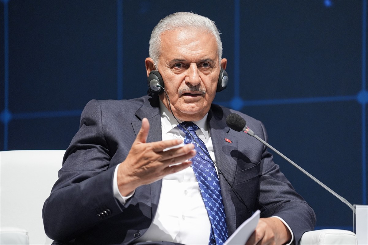 İstanbul Kongre Merkezi'nde düzenlenen "Küresel Ulaştırma Koridorları Forumu" kapsamında, Türk...