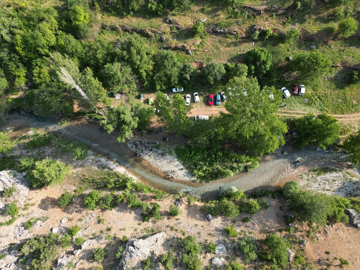 Kahramanmaraşlı Doğa Severler, Kurban Bayramı tatilini Göksun ilçesi sınırları içerisindeki Kale...