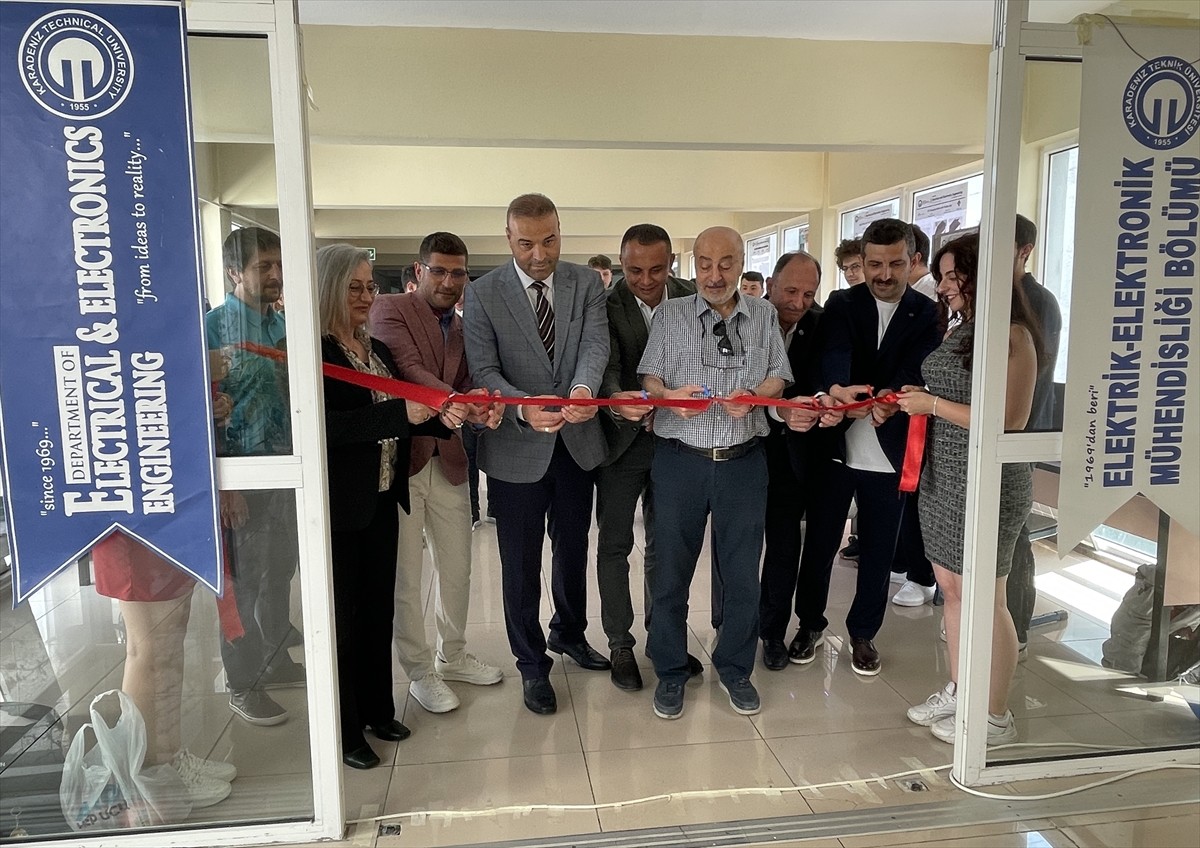 Karadeniz Teknik Üniversitesi (KTÜ) Mühendislik Fakültesi Elektrik-Elektronik Bölümü öğrencileri...