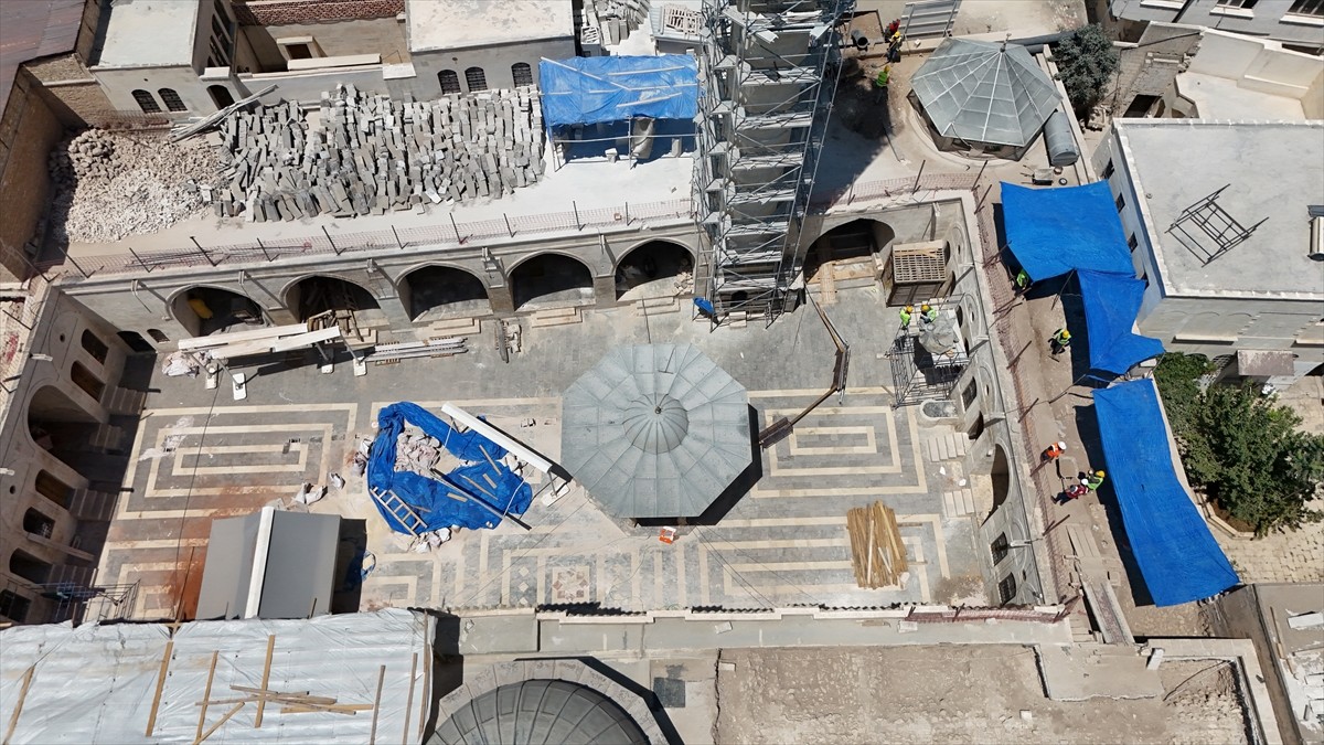 Kilis'in önemli tarihi eserlerinden olan ve Kahramanmaraş merkezli 6 Şubat 2023 depremlerinde ağır...