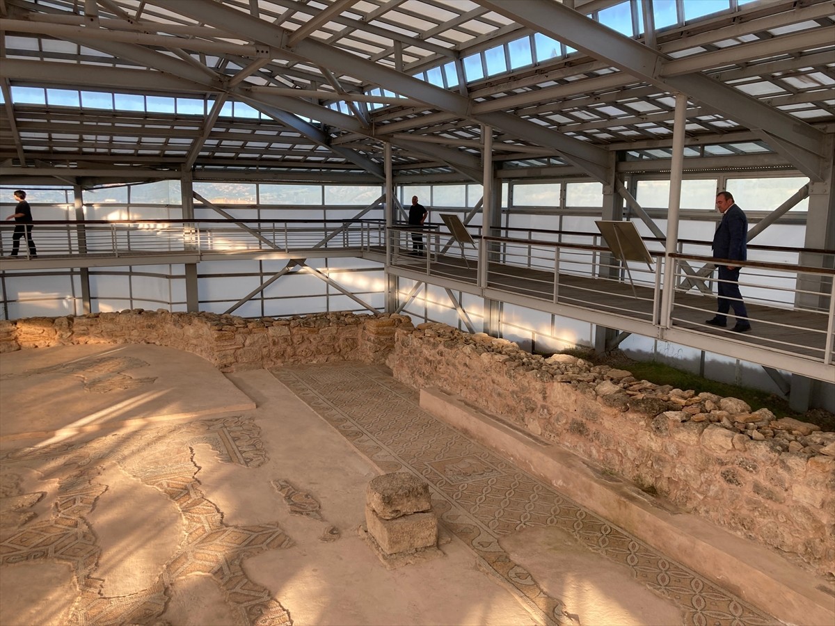 Kurban Bayramı'nda Karabük'teki Hadrianopolis Antik Kenti'ni ziyaret edenler tarihte yolculuk...