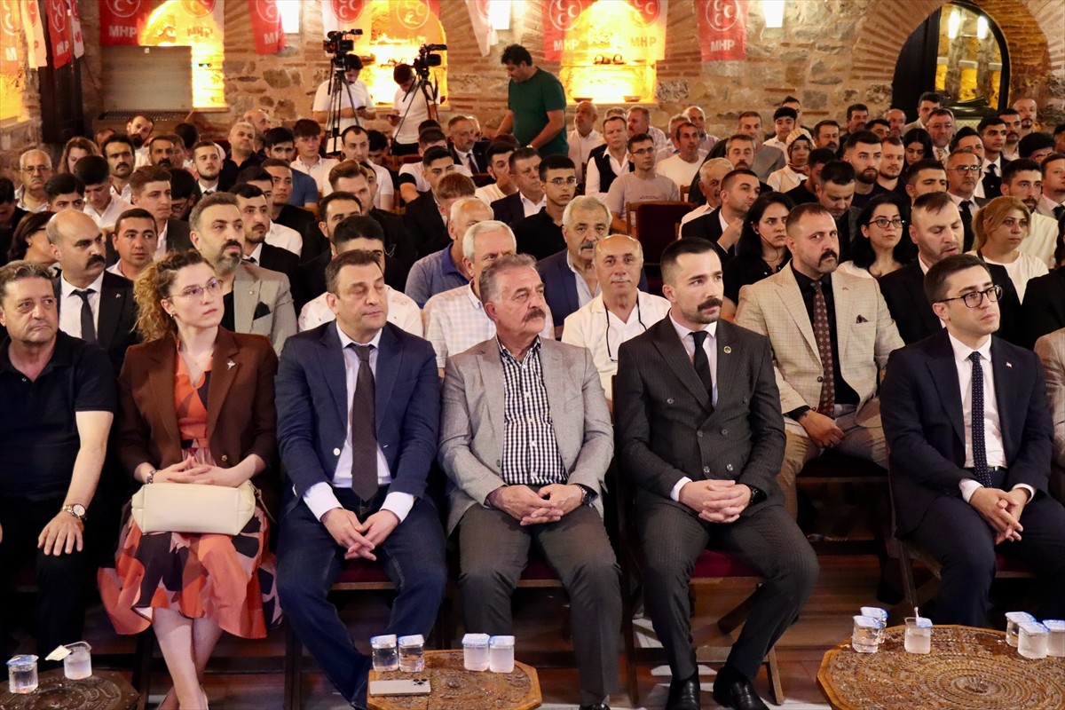 MHP Genel Sekreteri İsmet Büyükataman (fotoğrafta), Ördekli Kültür Merkezi'nde MHP Osmangazi İlçe...