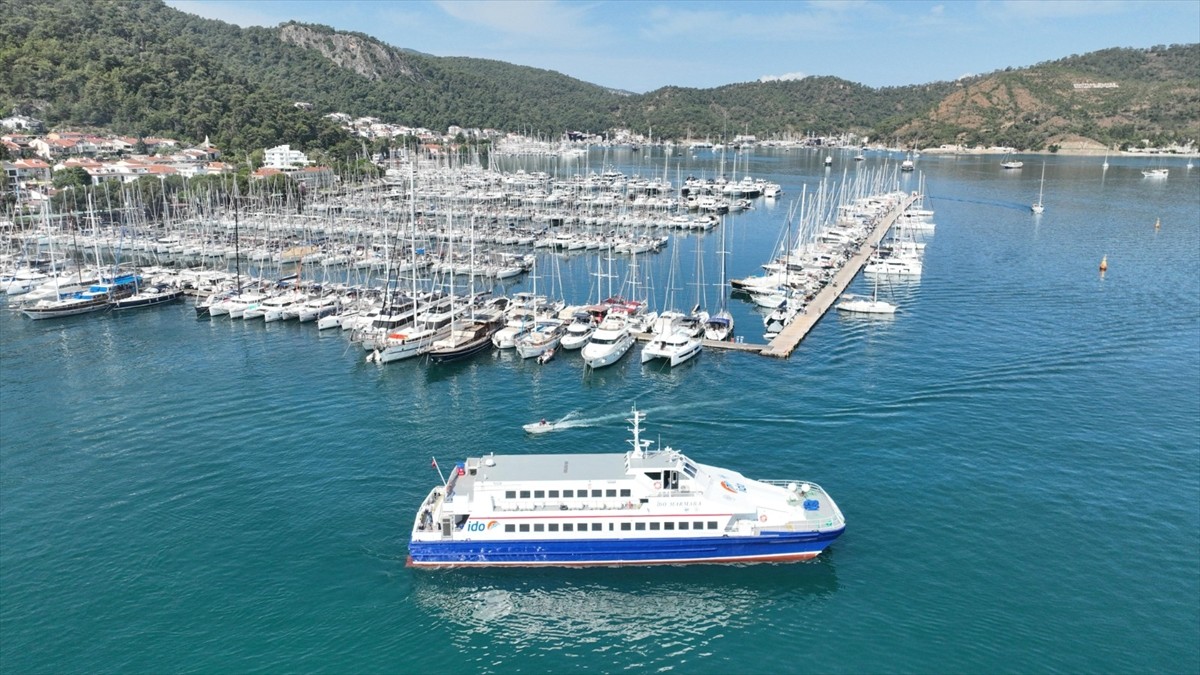 Muğla'nın Fethiye ilçesi ile Rodos Adası arasında yaz sezonu boyunca düzenlenecek deniz otobüsü...