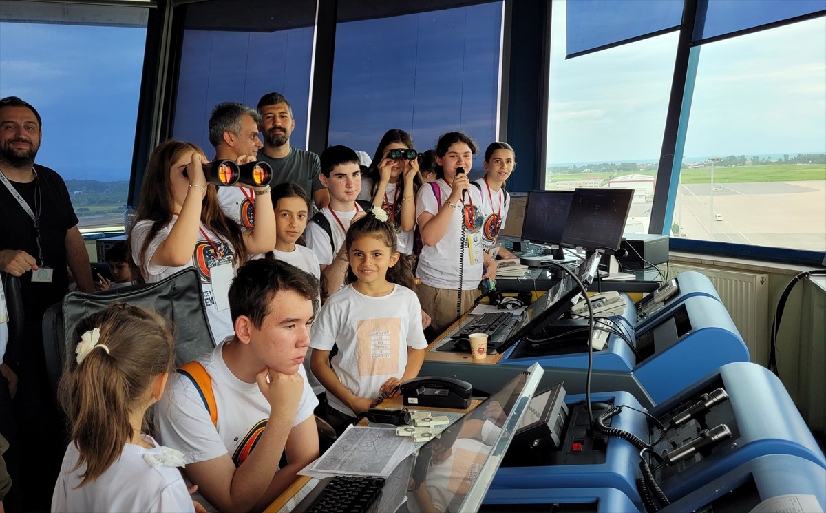 Samsun'un Çarşamba ilçesinde ortaokul öğrencilerine yönelik "Kuzeyin Çocukları Semalarda" projesi...