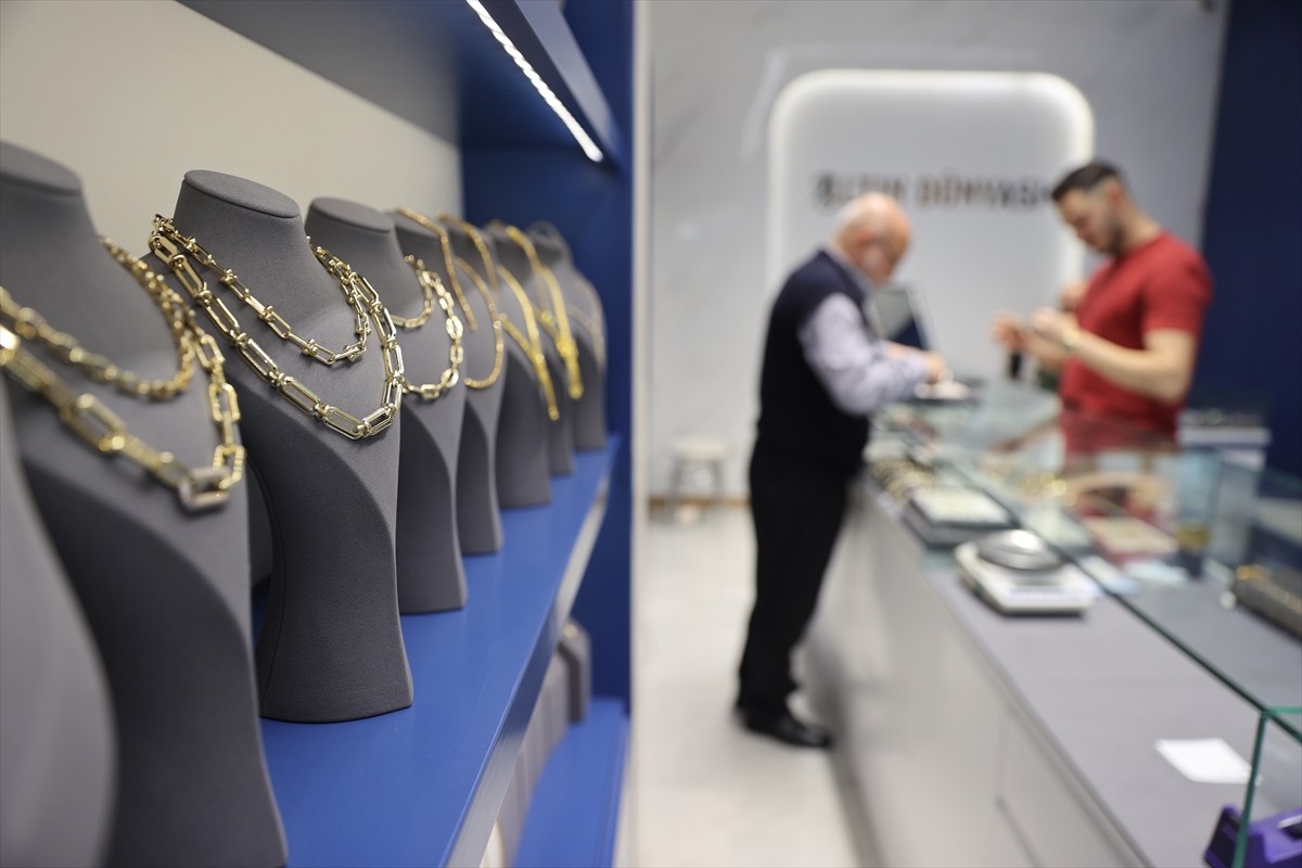 Tüketiciler Birliği Genel Başkanı Mahmut Şahin, sosyal medya üzerinden ziynet eşyası alımlarında...