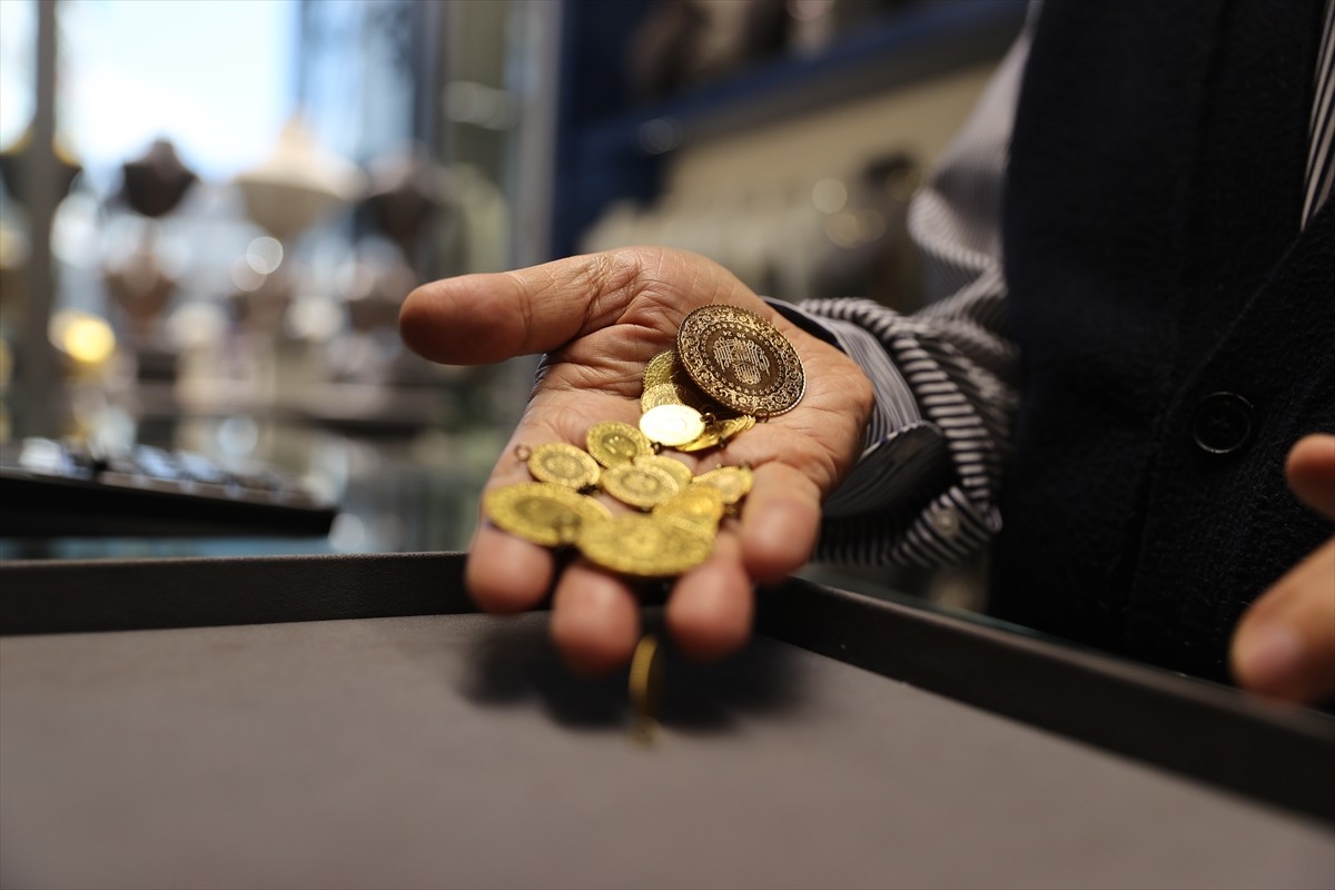 Tüketiciler Birliği Genel Başkanı Mahmut Şahin, sosyal medya üzerinden ziynet eşyası alımlarında...