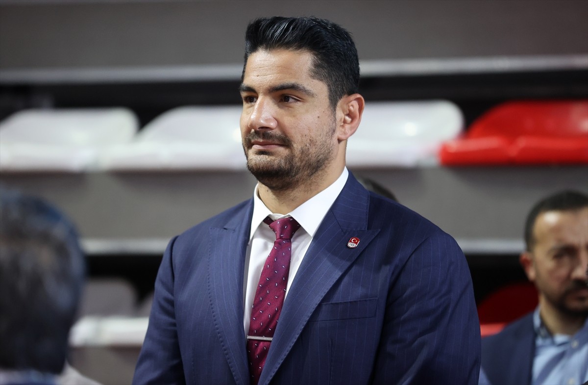 Türkiye Güreş Federasyonu, olimpiyat, dünya ve Avrupa şampiyonu Taha Akgül'ün başkanlığa...
