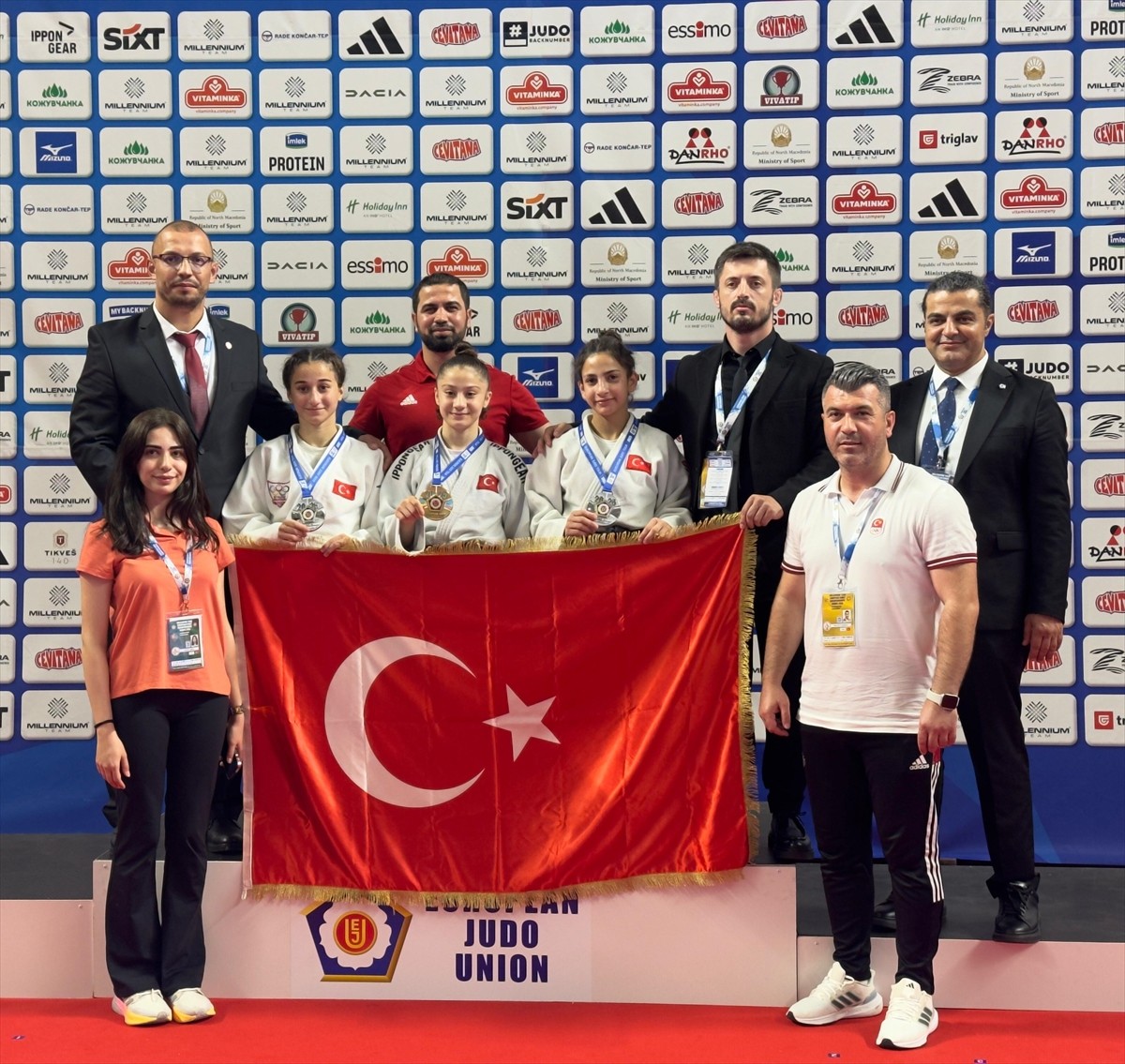 Türkiye, Kuzey Makedonya'nın başkenti Üsküp'te düzenlenen Avrupa Ümitler Judo Şampiyonası'nın ilk...