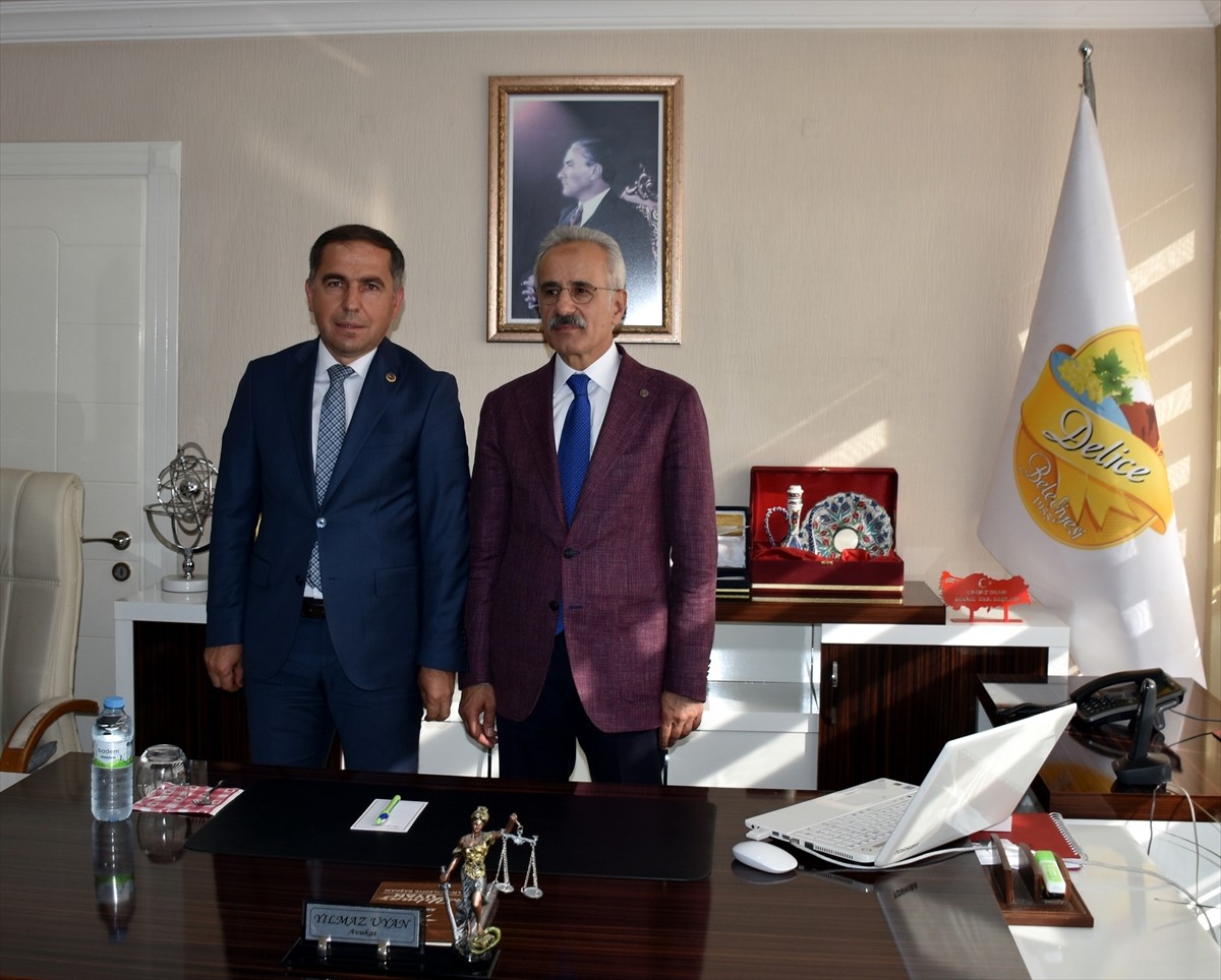 Ulaştırma ve Altyapı Bakanı Abdulkadir Uraloğlu, Kırıkkale'nin Delice ilçesine ziyarette bulundu....