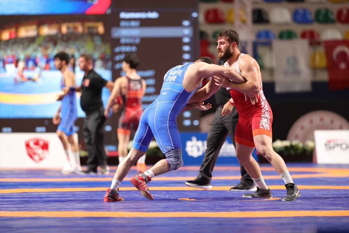 Uluslararası Yaşar Doğu, Vehbi Emre ve Hamit Kaplan Güreş Turnuvası, başladı. Türkiye Güreş...