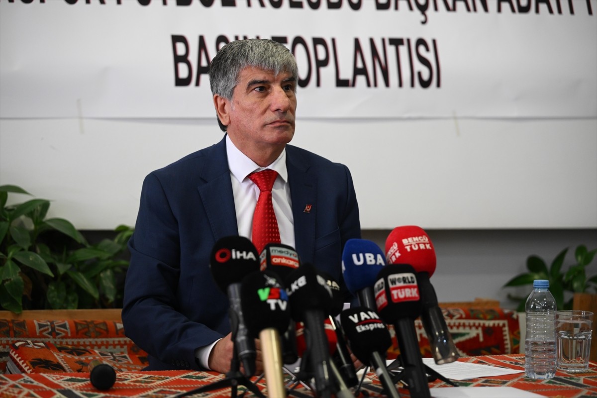 Vanspor Holding Yönetim Kurulu Başkanı Turgut Lenk, Artı Değer Vanspor FK'ye başkan adayı olduğunu...