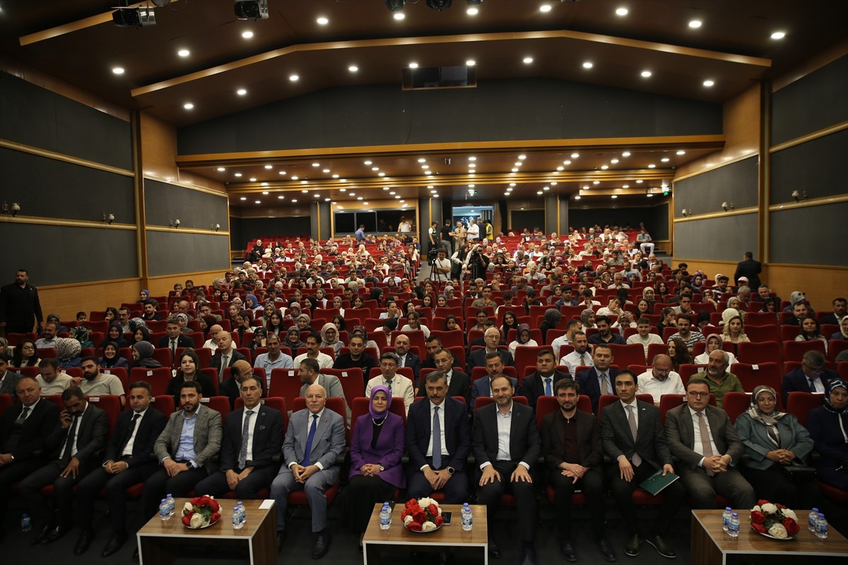 Yeşilay Erzurum Şubesince 6 bin 500 öğrenciye yönelik bağımlılıkla mücadele çalışmalarının...