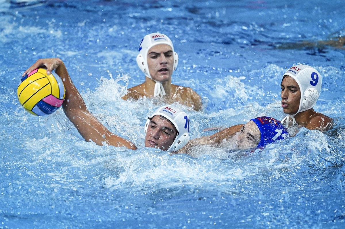 6 Yaş Altı Erkekler Avrupa Sutopu Şampiyonası İstanbul'un ev sahipliğinde başladı. Beylikdüzü Spor...