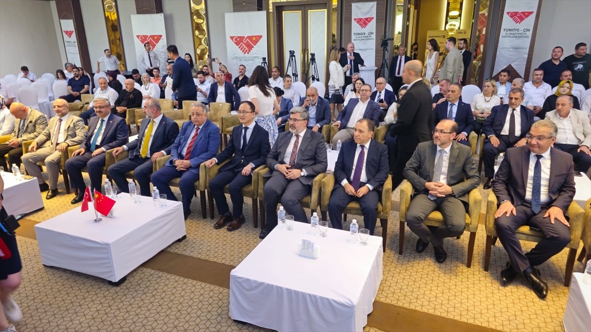 Afyonkarahisar'da Türkiye-Çin İş Geliştirme ve Destekleme Derneğinin ev sahipliğinde, Türkiye-Çin...