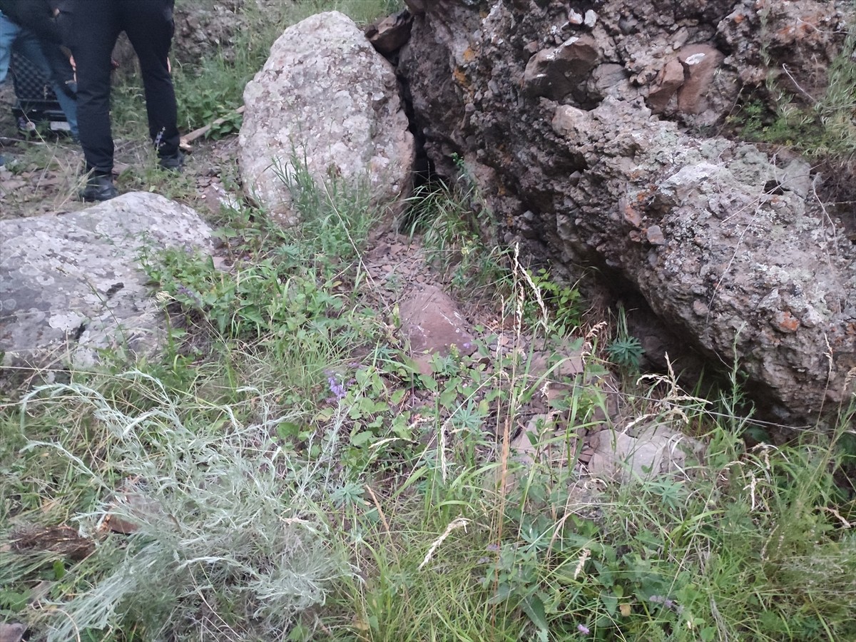 Ardahan'ın Çıldır ilçesinde 6 yıl önce kayıp başvurusu yapılan 2 çocuk annesi Yeliz Y'nin (34)...