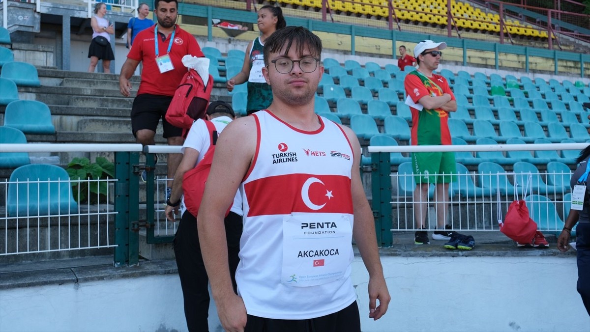 Avrupa Down Sendrom Atletizm, Tenis ve Masa Tenisi Şampiyonası'nda milli atlet Emirhan Akçakoca, 3...