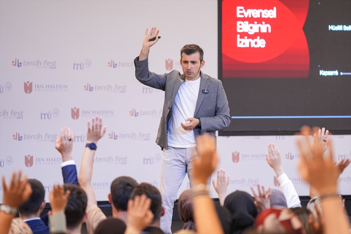Baykar Yönetim Kurulu Başkanı Selçuk Bayraktar, İbn Haldun Üniversitesinin İstanbul Teknik...