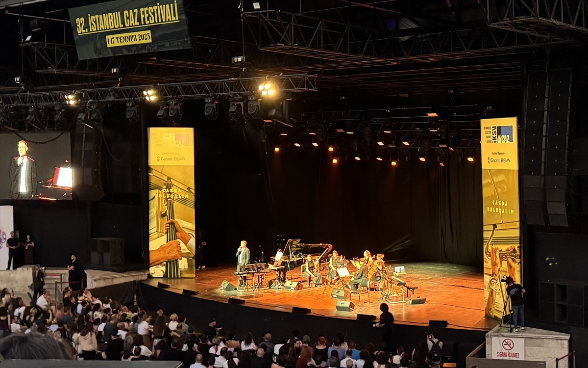 Besteci ve piyanist Max Richter, İstanbul Kültür Sanat Vakfı (İKSV) tarafından Garanti BBVA...