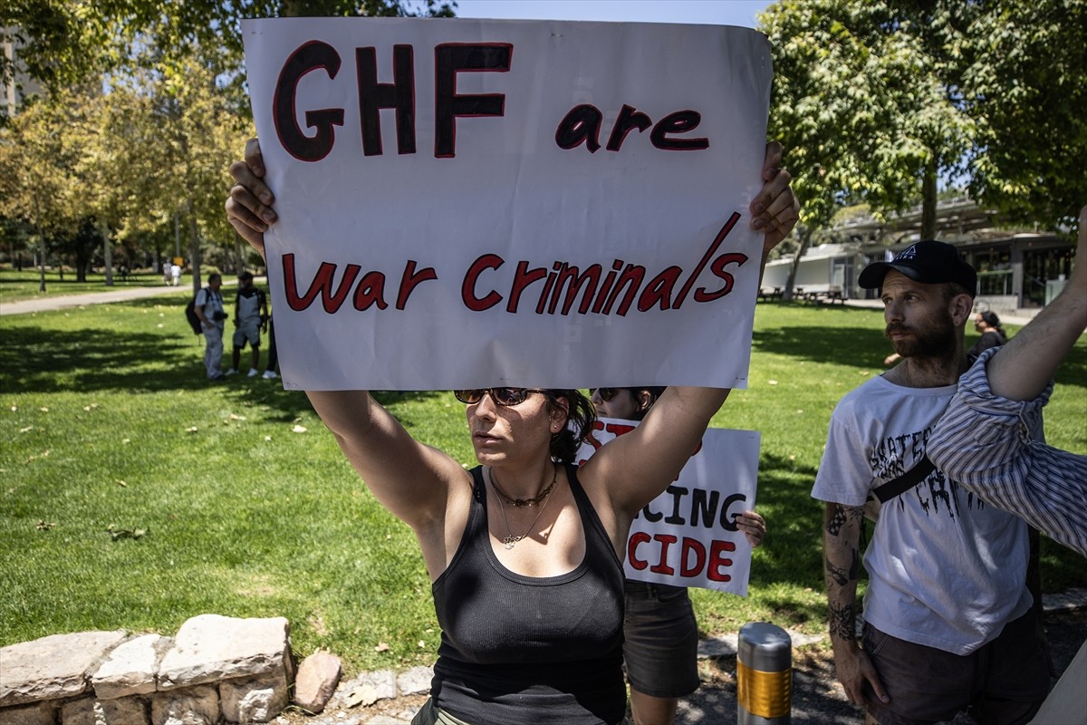 Bir grup Yahudi aktivist, ABD-İsrail güdümlü Gazze İnsani Yardım Vakfı'nın (GHF) faaliyetlerine...