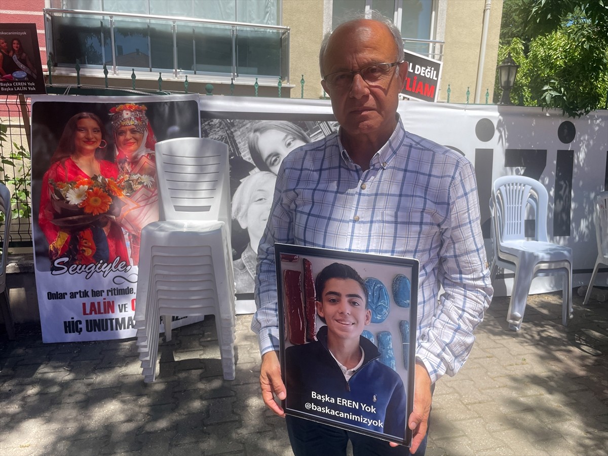 Bolu Kartalkaya Kayak Merkezi'nde Grand Kartal Otel'de 21 Ocak'ta çıkan yangında torunu Eren...