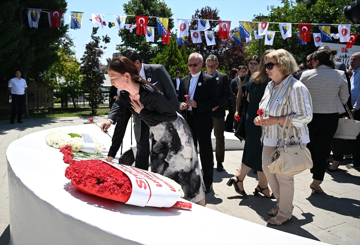 Bosna Hersek'in doğusundaki Srebrenitsa'da 1995'te Sırplar tarafından yapılan soykırımın 30'uncu...