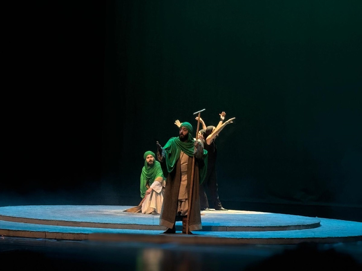 Bursa'da, Kültür ve Turizm Bakanlığınca düzenlenen Türkiye Kültür Yolu Festivali'nde "Kerbela"...