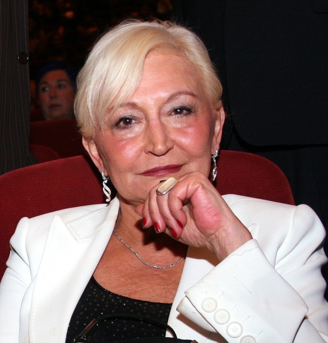 Çağdaş Türk edebiyatının önde gelen isimlerinden yazar ve çevirmen Pınar Kür yaşamını yitirdi....