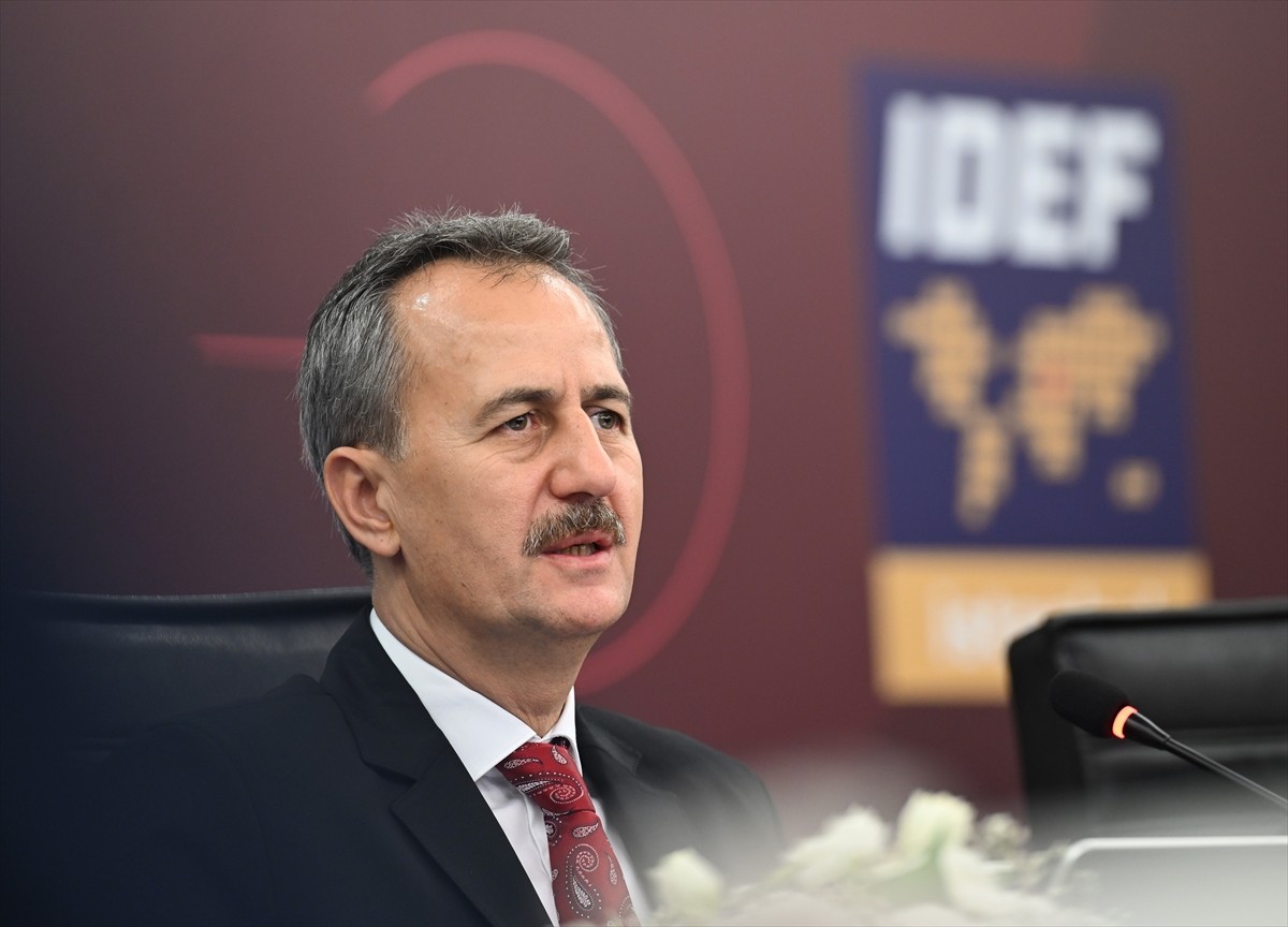 Cumhurbaşkanlığı Savunma Sanayii Başkanı Haluk Görgün ile savunma sanayisi kuruluşlarının genel...