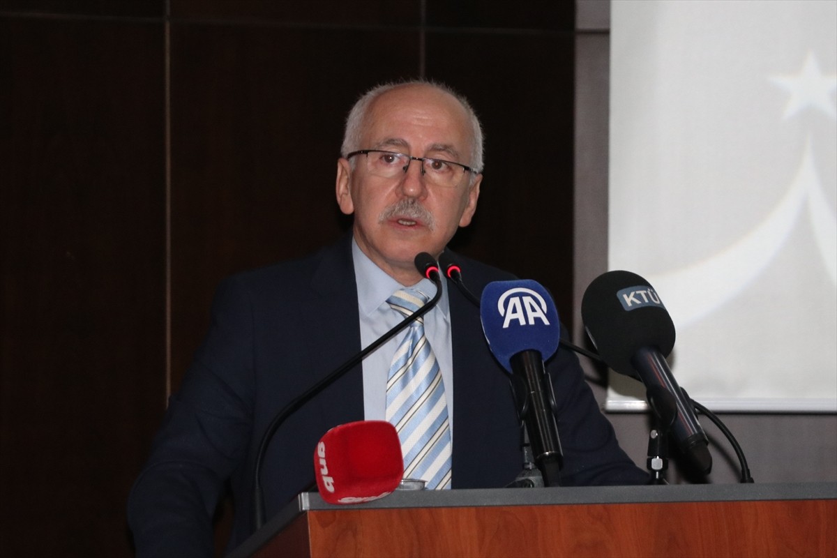 Cumhurbaşkanlığı Sosyal Politikalar Kurulu Üyesi Murat Yılmaz, Karadeniz Teknik Üniversitesi Prof....