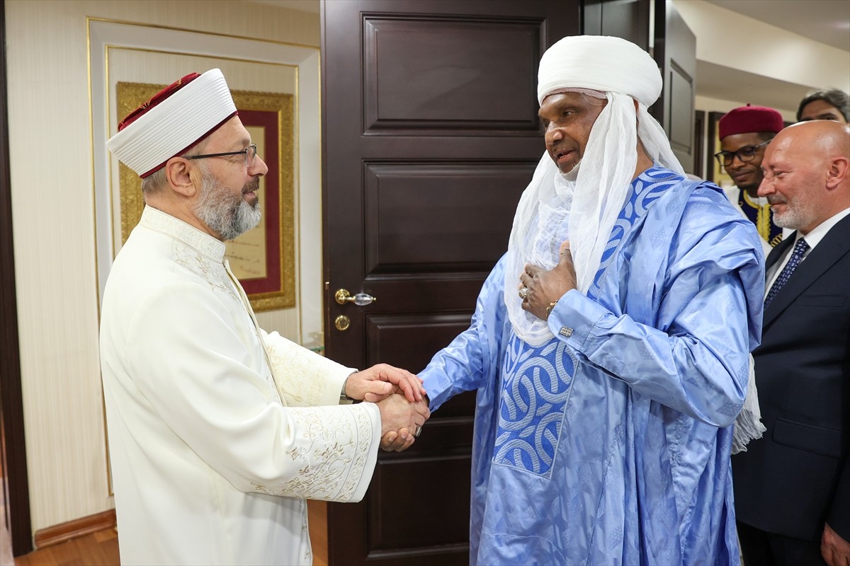 Diyanet İşleri Başkanı Ali Erbaş, Nijer'in Damagaram Sultanı Aboubacar Oumarou Sanda ve...