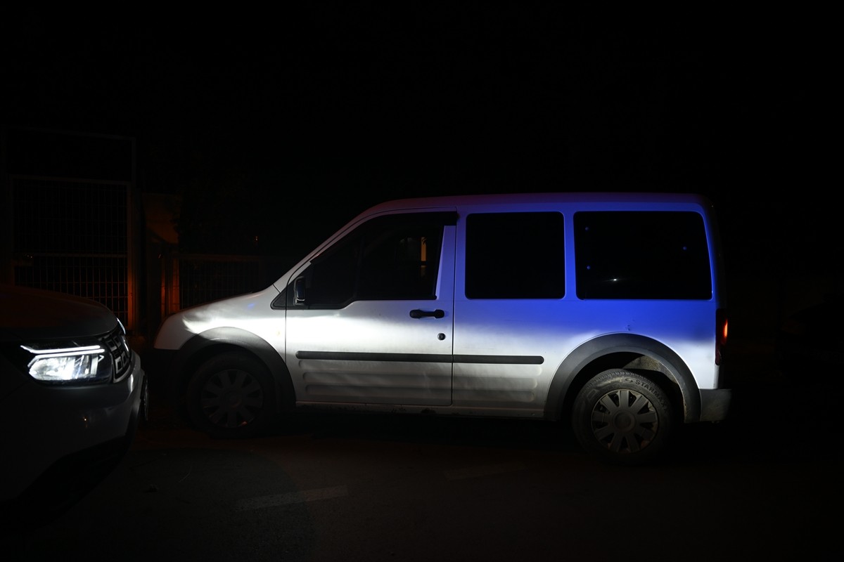 Edirne'de polisin "dur" ihtarına uymayan alkollü sürücü polis ekiplerince yakalandı.