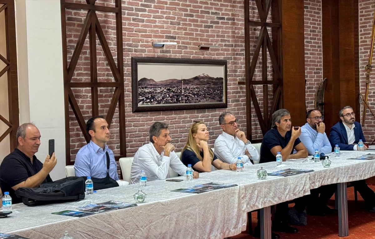 Erciyes Kayak Merkezi, Polonya'dan gelen tur operatörlerine tanıtıldı.