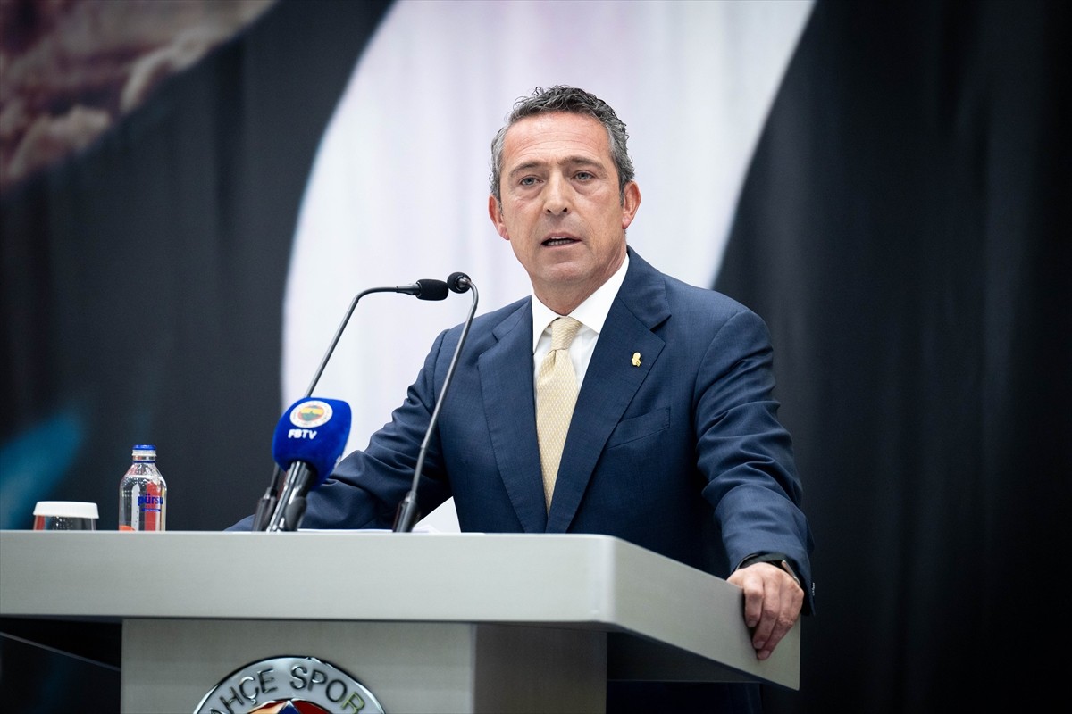 Fenerbahçe Faruk Ilgaz Tesisleri'ndeki yüksek divan kurulu toplantısında Fenerbahçe Kulübü Başkanı...