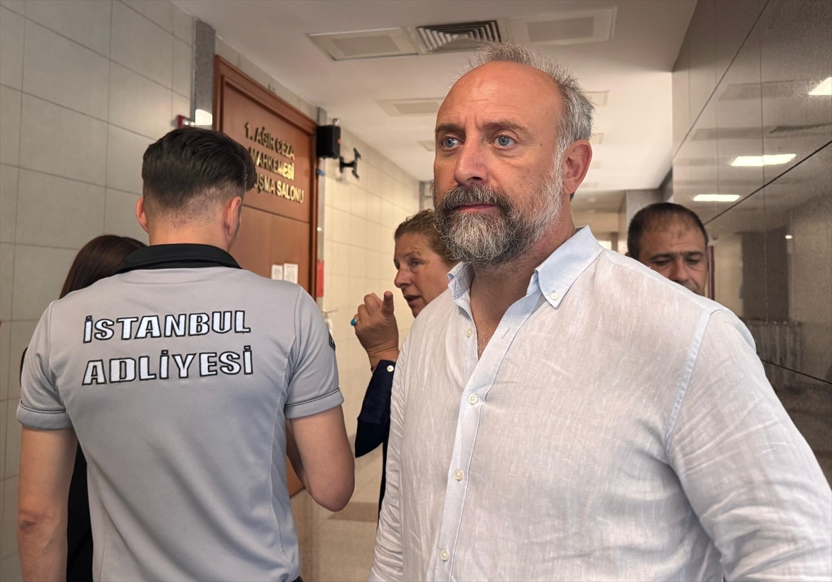 Gezi Parkı soruşturması kapsamında tutuklanan menajer Ayşe Barım'ın "cebir ve şiddet kullanarak...