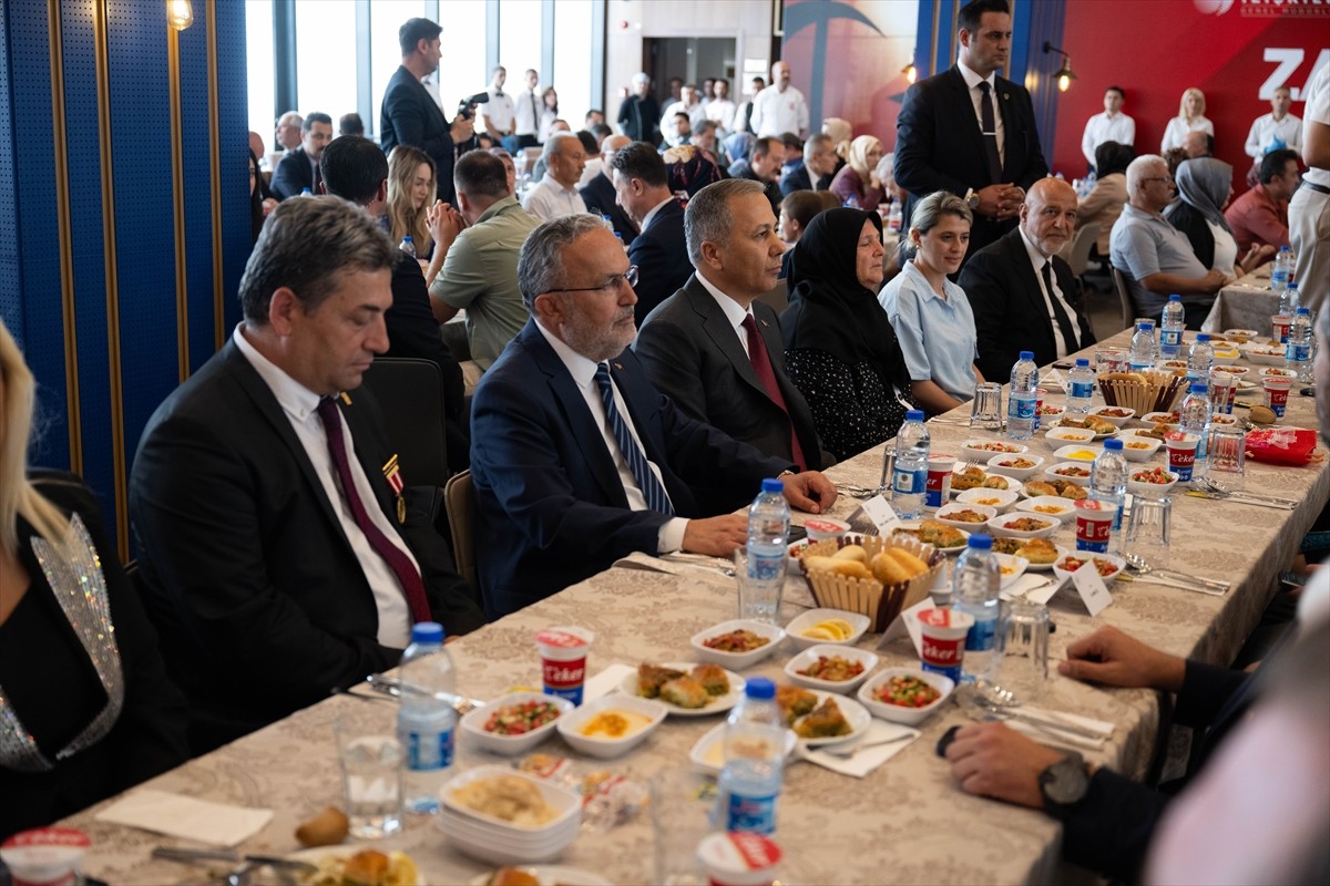 İçişleri Bakanı Ali Yerlikaya (sağ 2), İçişleri Bakanlığı'nda, 15 Temmuz Demokrasi ve Milli Birlik...