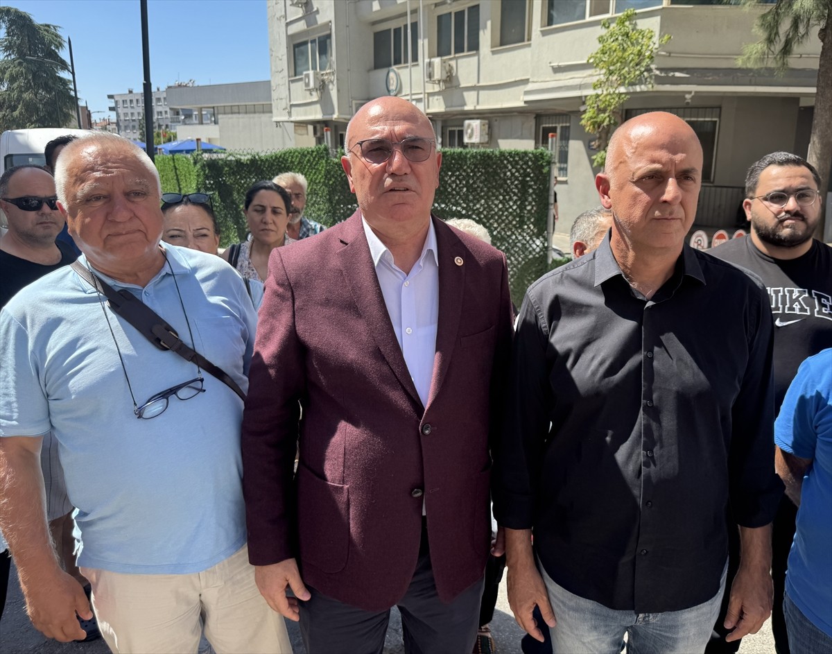 İş İnsanları Gaziemir Konut Yapı Kooperatifi Yönetim Kurulu Başkanı Ali Alpyavuz, İzmir Büyükşehir...