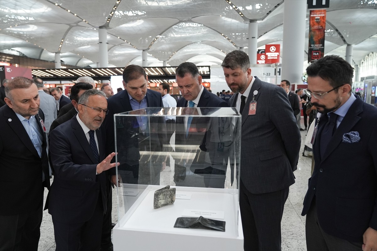 İstanbul Havalimanı Dış Hatlar Gidiş Terminali'nde, "Zaferin Adı Türkiye, 15 Temmuz Demokrasi ve...