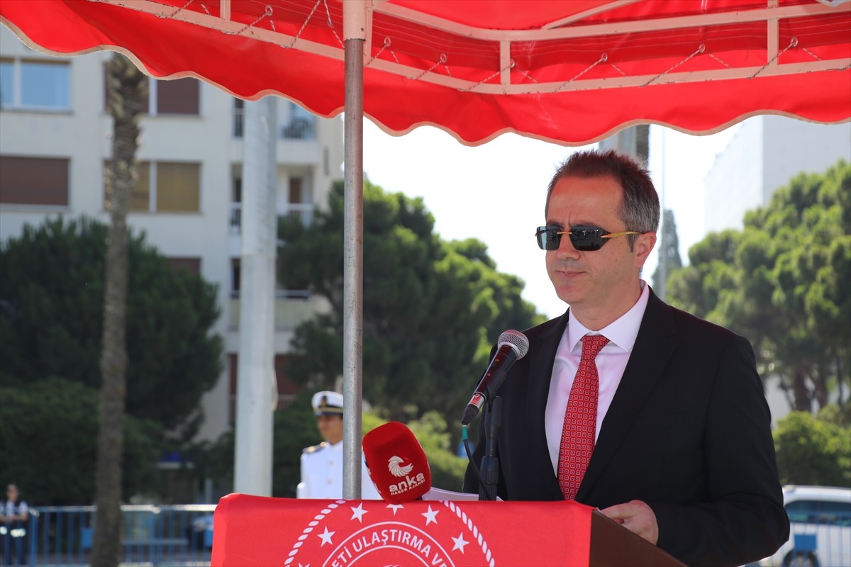 İzmir'de 1 Temmuz Denizcilik ve Kabotaj Bayramı dolayısıyla tören düzenlendi. Cumhuriyet...