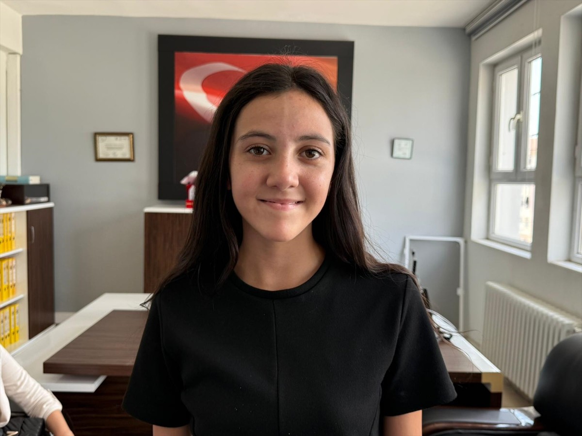 Mardin'de Liselere Geçiş Sistemi (LGS) kapsamındaki merkezi sınavda 500 tam puan alan öğrenciler...