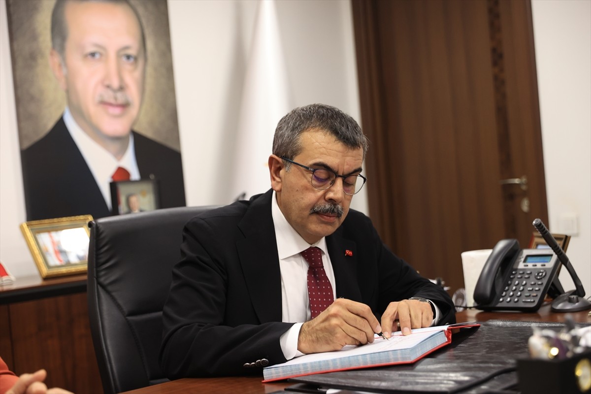 Milli Eğitim Bakanı Yusuf Tekin, Edirne'de ziyaretler gerçekleştirdi.  AK Parti Edirne İl...