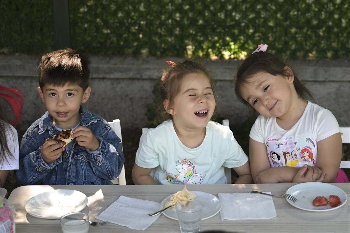 Milli Eğitim Bakanlığının (MEB) okul öncesi eğitim çağındaki çocuklara yönelik "yaz eğitimleri"...