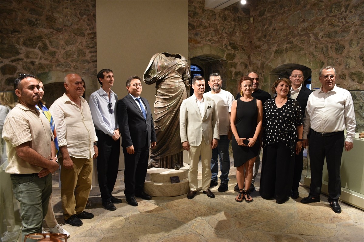 Muğla'nın Marmaris ilçesinde 5 yıl önce balıkçıların ağına takılan, ardından koruma altına alınan...